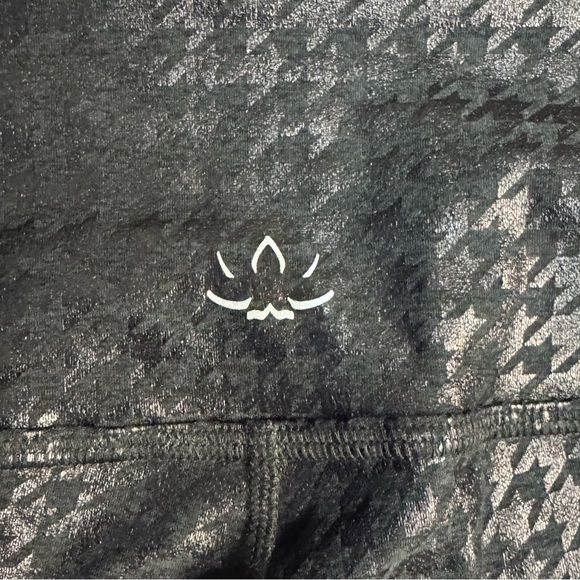 BEYOND YOGA Houndstooth Caught in the Midi High Waisted Legging in Black Small - Picture 4 of 5